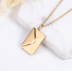 Envelope Necklace - Qobeyhub